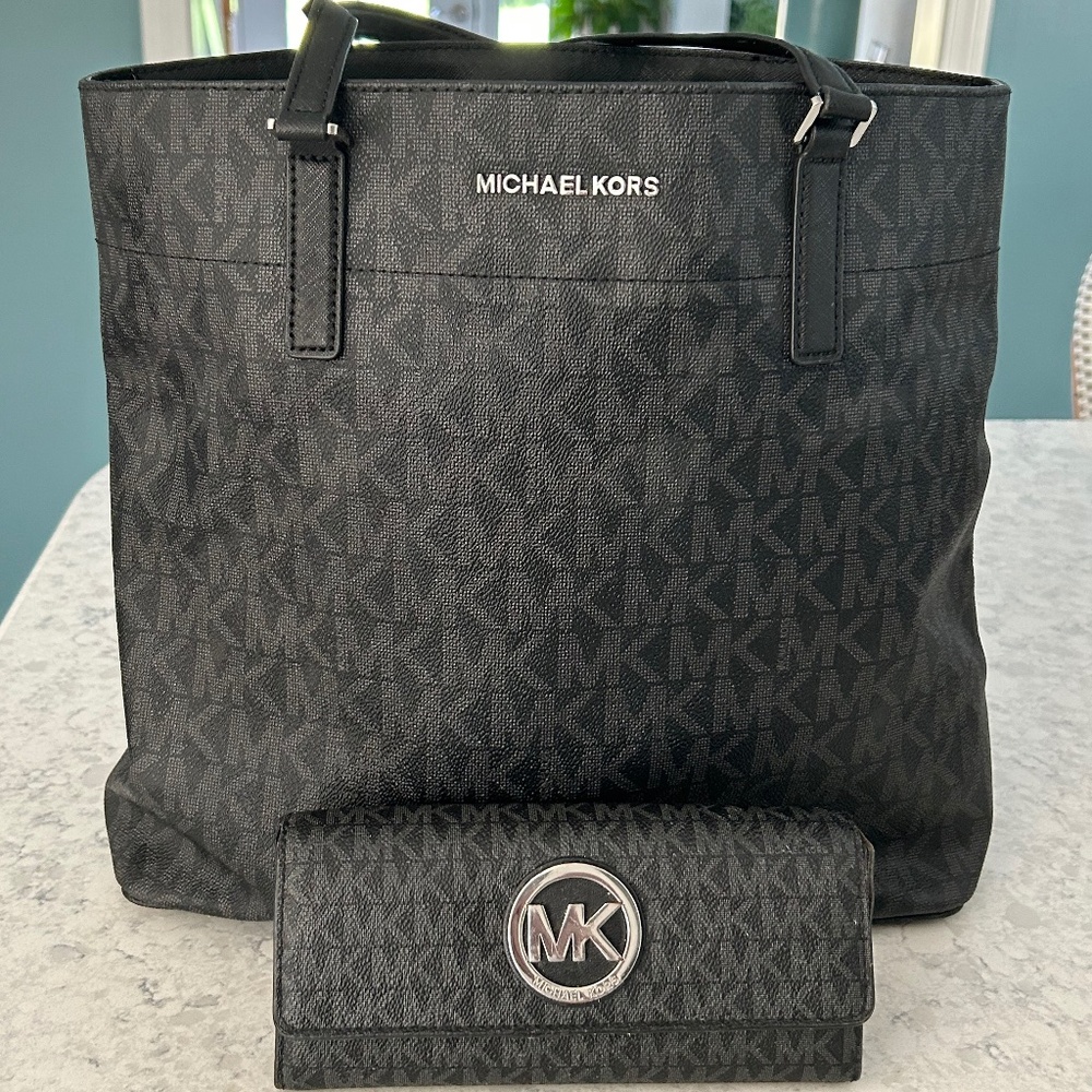 Michael Kors Tote Bag & Wallet